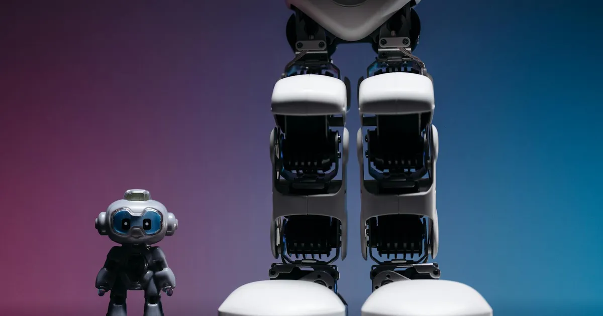 Robot crushes half-marathon record in Beijing by 23 minutes