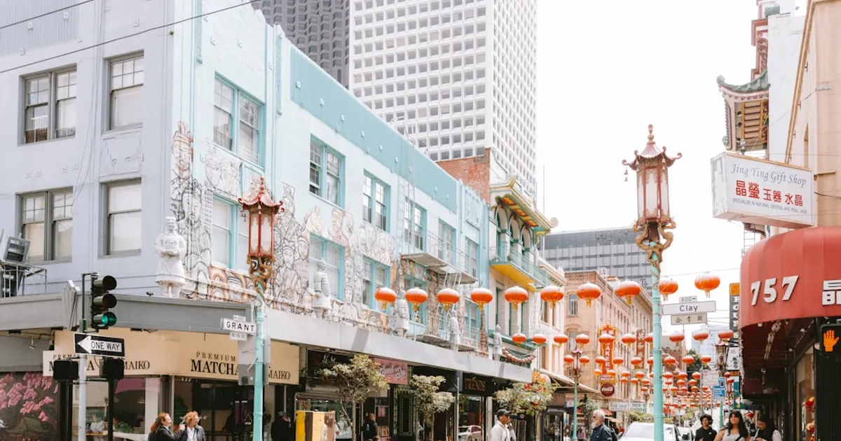 AI-run store in SF can't stop ordering candles and paying women less